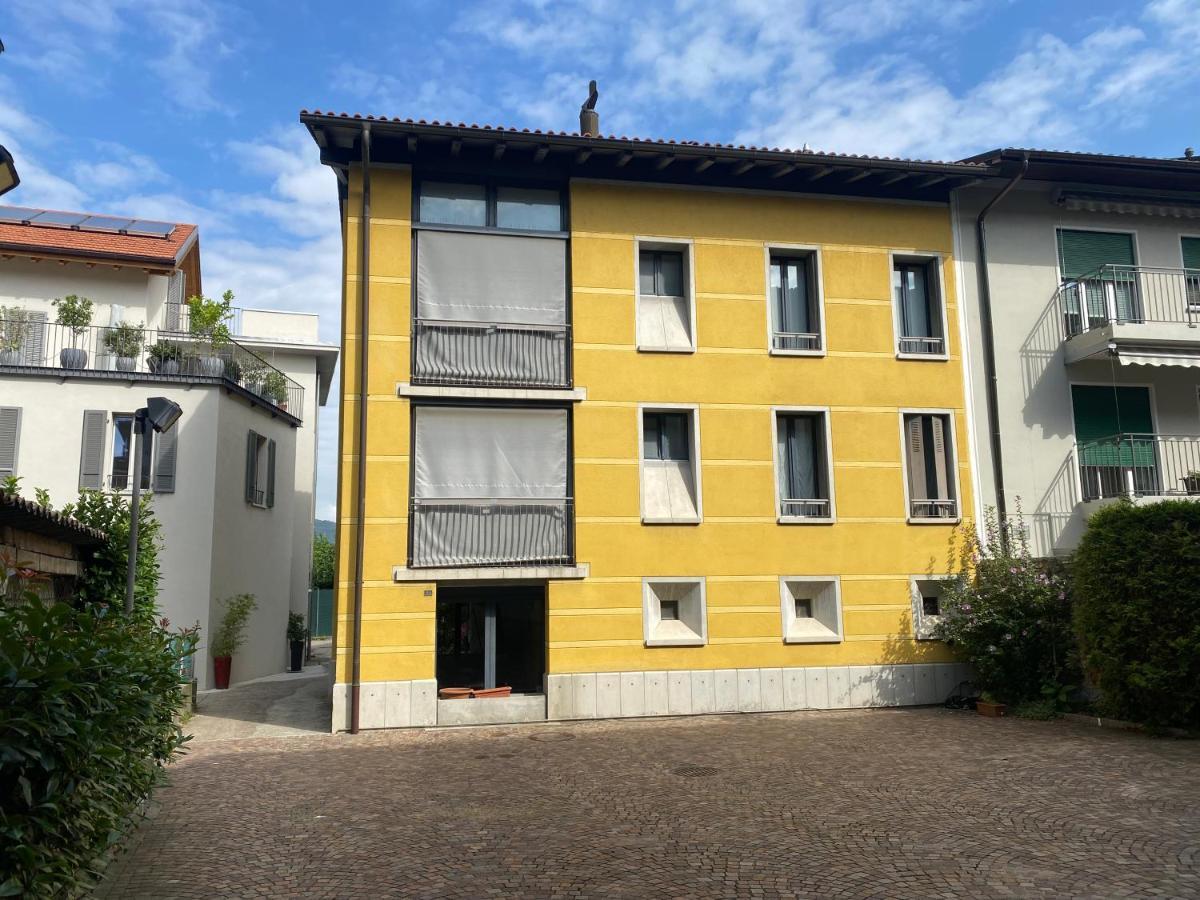 Yellow House Guest House Mendrisio Exterior photo